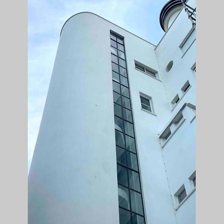 Elegant Studio Et Parking Dans Batiment Historique Saint-Tropez Buitenkant foto