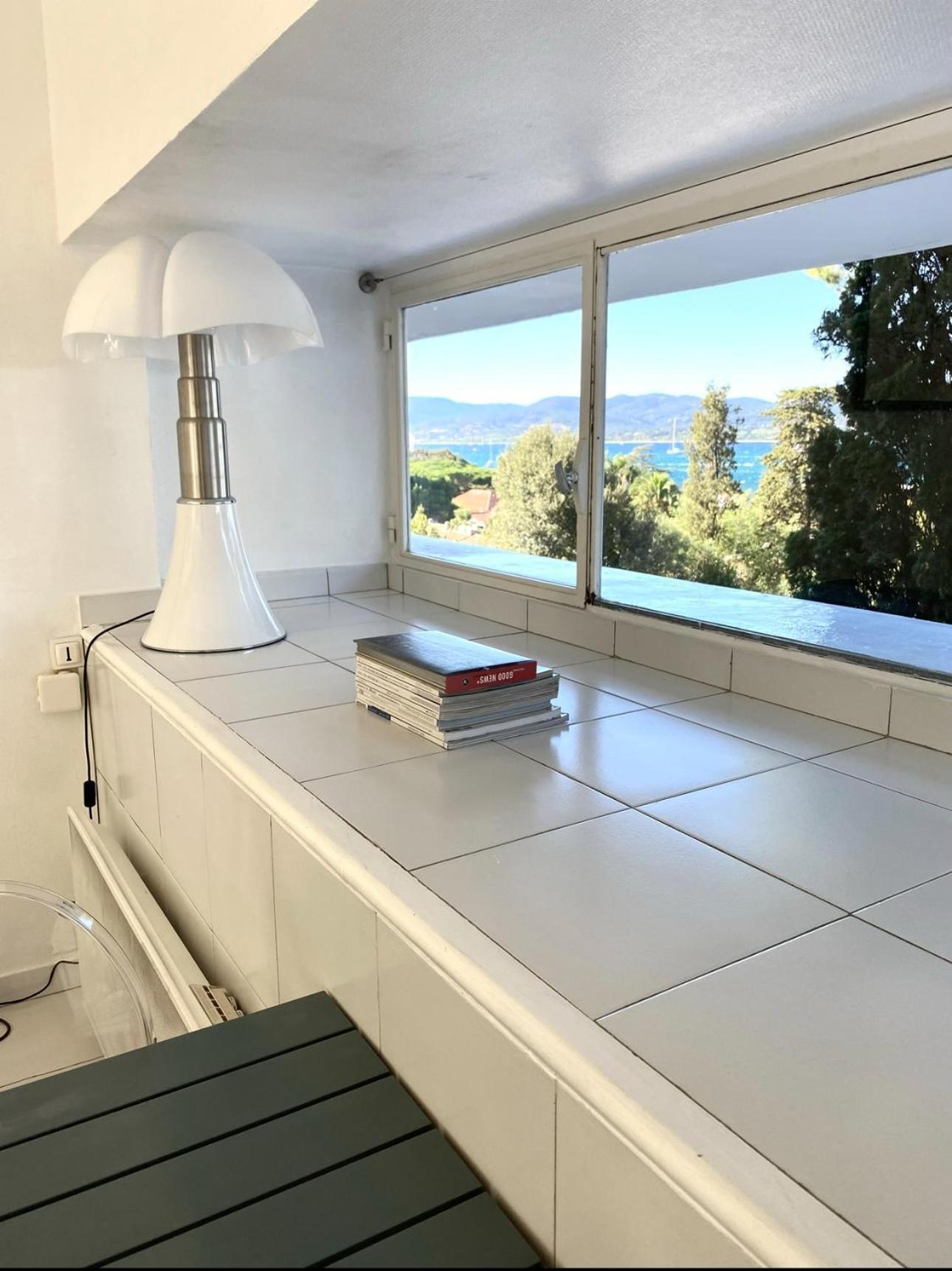 Elegant Studio Et Parking Dans Batiment Historique Saint-Tropez Buitenkant foto